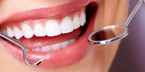 Importance of the regular dental check up and in office teeth cleaning